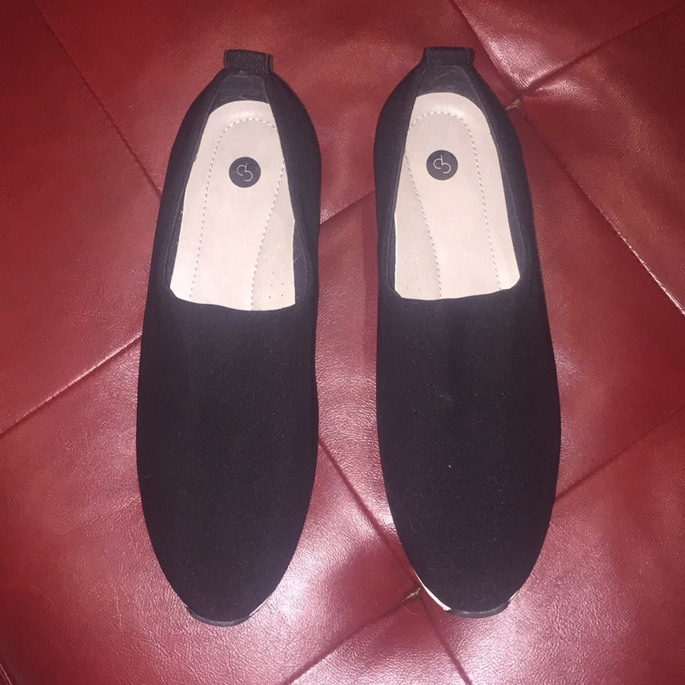 ‼️PRICED TO SELL!!! Walking shoes, size 8‼️